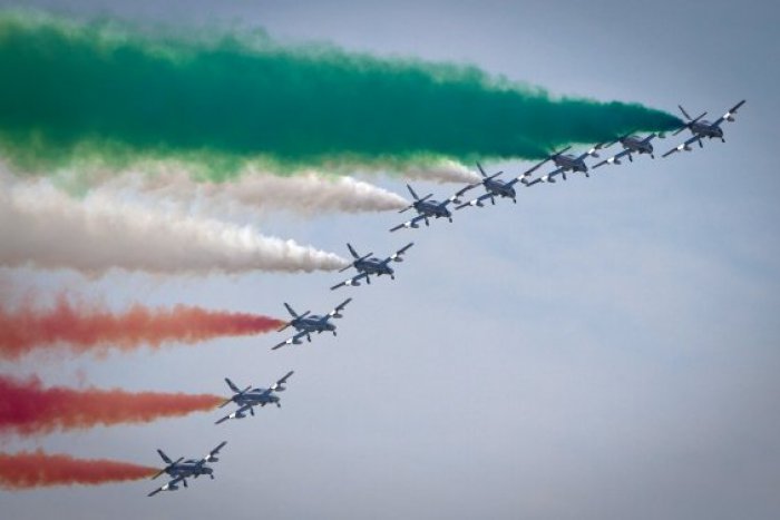 Ilustračný obrázok k článku Pokochajte sa aj vy: Krásne zábery, ktorými lákajú ľudí na letecké dni v Sliači