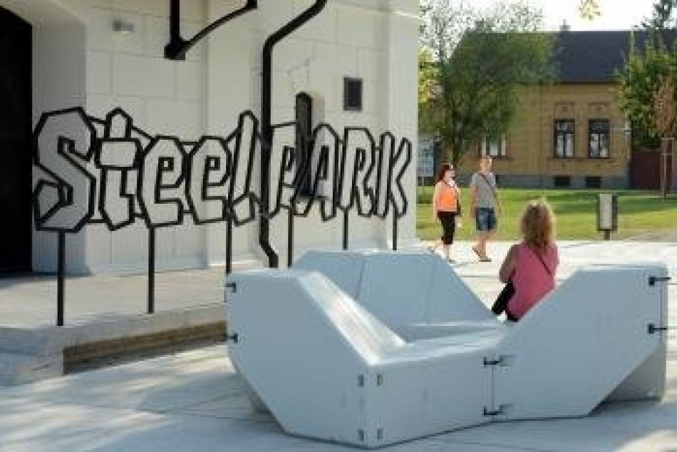 Ilustračný obrázok k článku Tipy na víkend: Naučte sa maľovať na hodváb alebo zažite Jesenný babinec