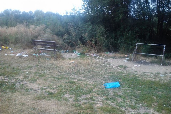 Ilustračný obrázok k článku Bezradní obyvatelia pri čínskom múre: Toto máme pred domom!