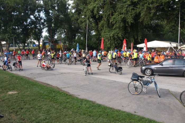 Ilustračný obrázok k článku Spoločnou jazdou sa otvorí dokončená cyklomagistrála: Prevezú sa aj Blanár s Ficom