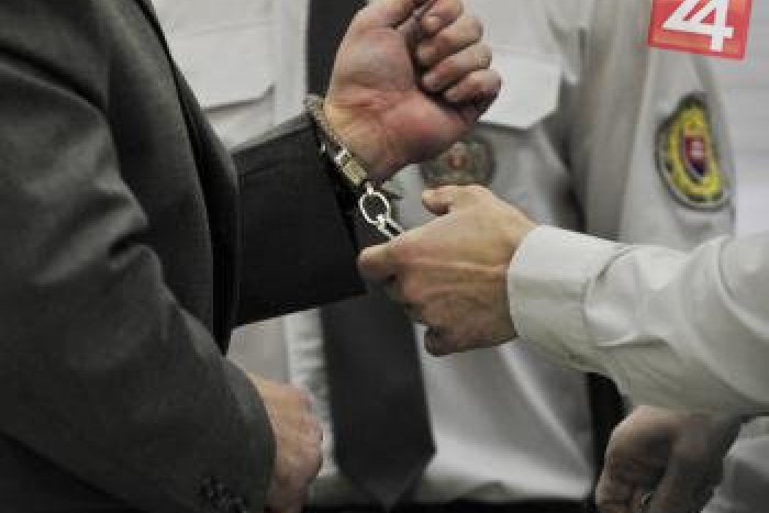 Ilustračný obrázok k článku Drogový díler z Čane v rukách polície: Našli u neho drogy na vyše 2000 dávok