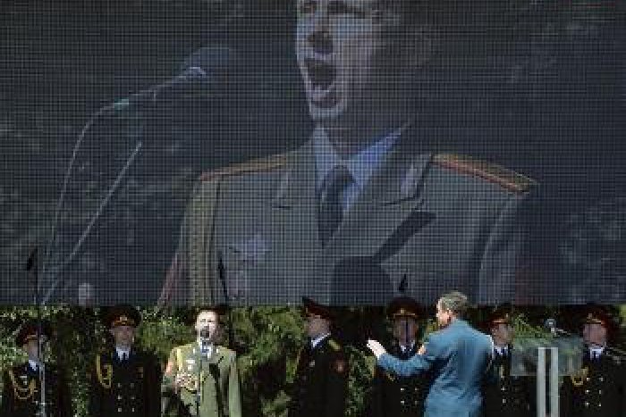 Ilustračný obrázok k článku PODROBNÝ PROGRAM: Na jubilejných oslavách výročia SNP aj Alexandrovci a zoskoky výsadkárov