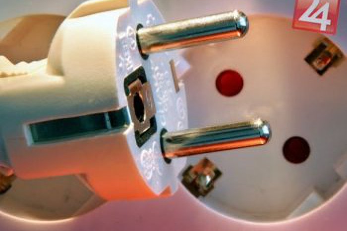 Ilustračný obrázok k článku Od januára ušetria zákazníci na elektrine desiatky, niekedy aj stovky eur