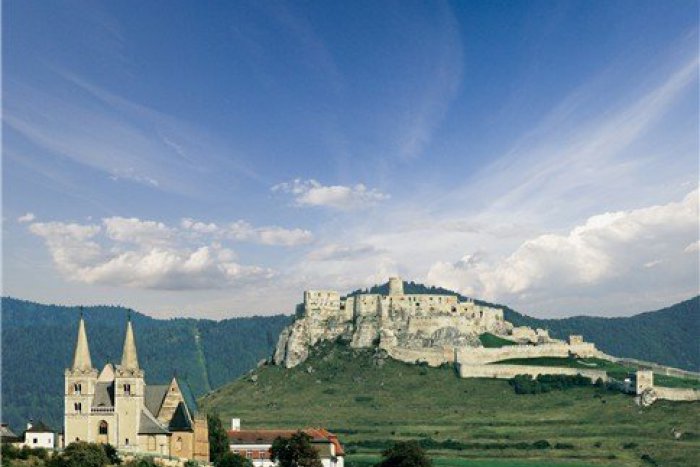 Ilustračný obrázok k článku Spišské biskupstvo stojí za odsúdeným kňazom