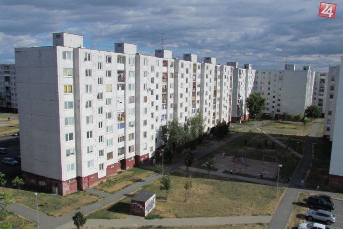 Ilustračný obrázok k článku Zaujímavé výsledky sčítania: V okrese je takmer 35 000 bytov, v koľkých vlastnia auto?