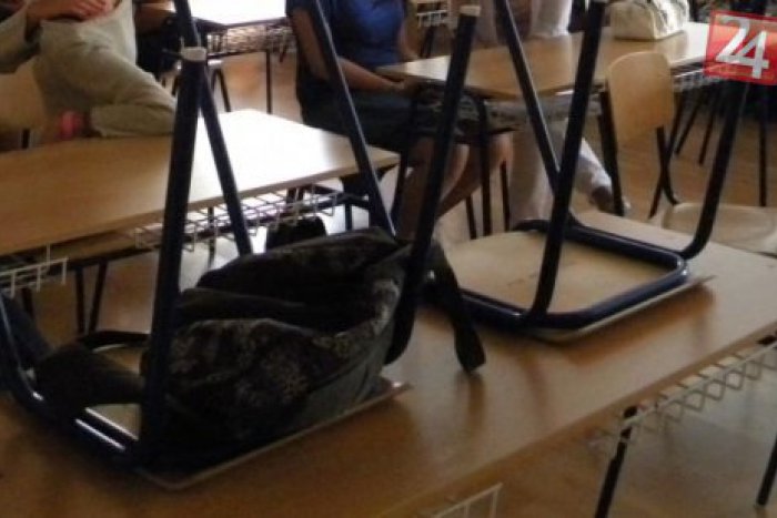 Ilustračný obrázok k článku Žiak vymeškal vyše 120 neospravedlnených hodín: Keď nepomohli výzvy školy, nastúpila polícia!