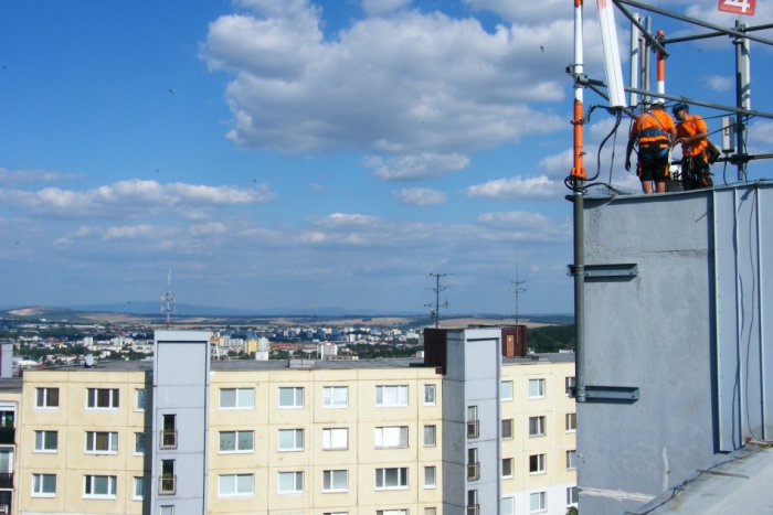 Ilustračný obrázok k článku Na Dieloch zachránili stovky netopierov: Aktivisti tu osadili búdky