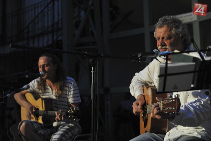 Ilustračný obrázok k článku Barbakan s ďalšími hudobnými esami: Arménske duo Wattican Punk Ballet aj Geišbergovci