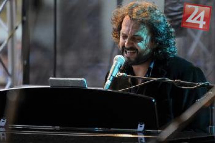 Ilustračný obrázok k článku Víkendové podujatia: Marián Čekovský, Twiins, pivo, turistika, enduro aj folklór