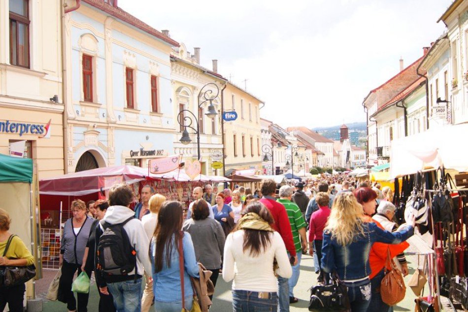 Ilustračný obrázok k článku Radvanský jarmok nie je len o stánkoch a kolotočoch. Pripravte sa na obmedzenia!