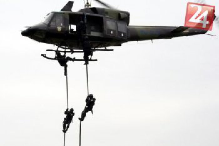 Ilustračný obrázok k článku Vyšetrovanie tragédie v Lešti: Armáda obmedzila prevádzku vrtuľníkov!