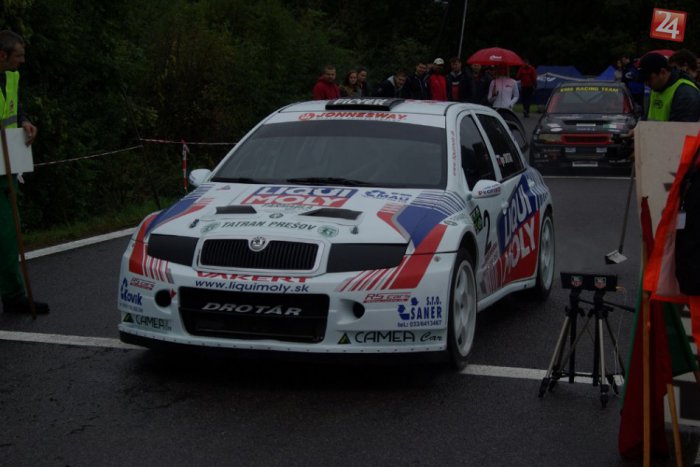 Ilustračný obrázok k článku Preteky automobilov do vrchu: Ostrolúcky kopec ovládol rally špecialista Igor Drotár