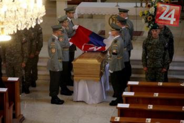 Ilustračný obrázok k článku Posledná rozlúčka po tragédii v Lešti: Ľubomír Igaz (†40) bude mať pohreb so všetkými vojenskými poctami