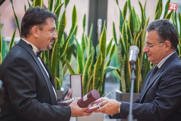 Ilustračný obrázok k článku Tretie najvyššie vyznamenanie Rumunska pod Urpín: Gogola ho dostal za dobré vzťahy