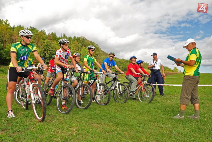 Ilustračný obrázok k článku Jazda na horskom bicykli aj beh pod Muránskym hradom. Do bojov sa zapojili aj škôlkari