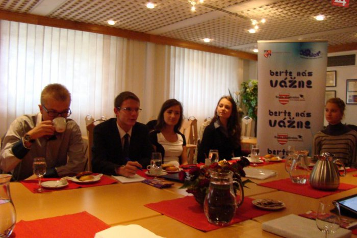 Ilustračný obrázok k článku Rada študentov raňajkovala s primátorom: Vzájomnú spoluprácu ohodnotila na jednotku