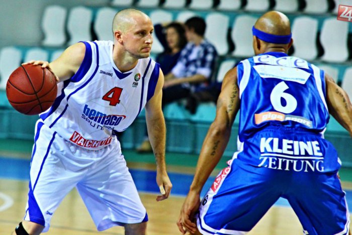 Ilustračný obrázok k článku Basketbalisti sa predstavili domácim fanúšikom: Zápas sledovali stovky divákov