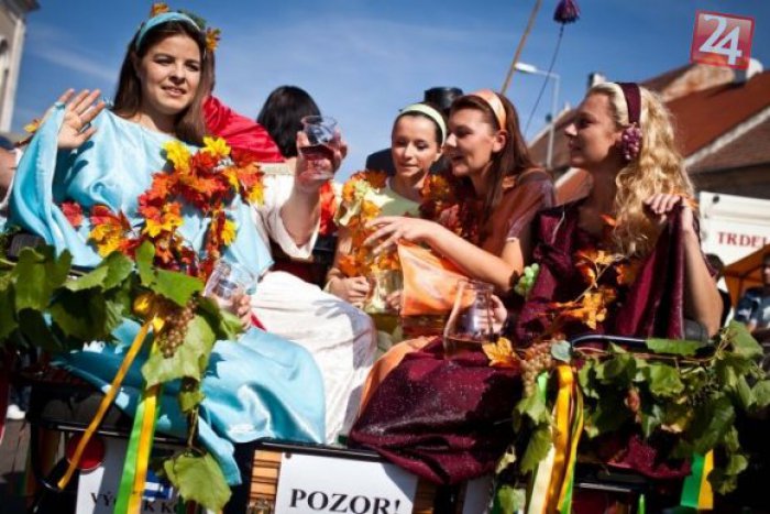 Ilustračný obrázok k článku Kam za kultúrou v Topoľčanoch? Prinášame kompletný PREHĽAD na október