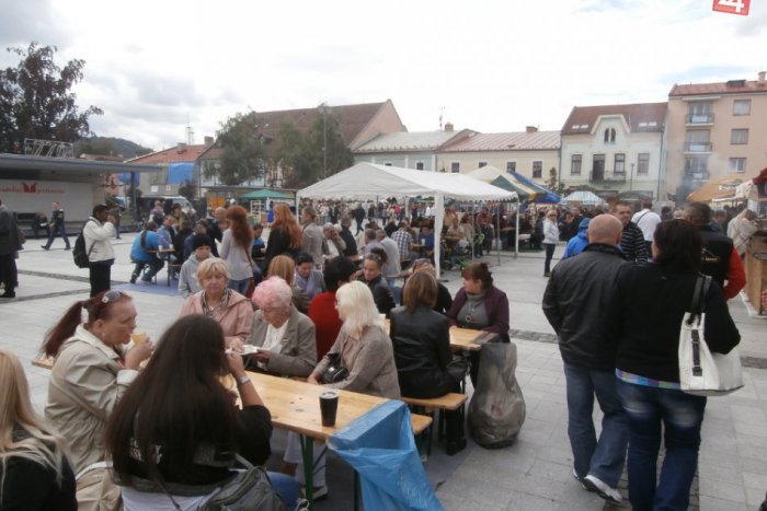 Ilustračný obrázok k článku Aktuálne foto zo zvolenských trhov: Námestie je plné ľudí a jarmočníkov