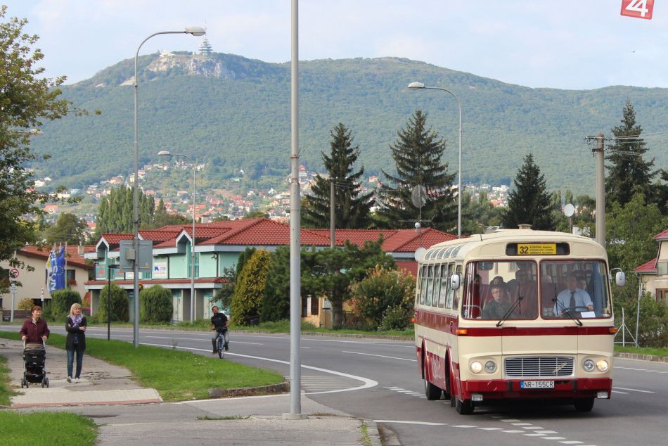 Ilustračný obrázok k článku Nitrianske ulice bude brázdiť retrobus: Odvezie vás na Agrokomplex, ROZPIS jázd