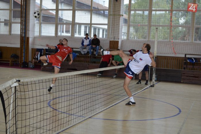 Ilustračný obrázok k článku Majstri sveta, Európy či reprezentanti Slovenska...všetci pokope na nohejbalovom turnaji v Revúcej