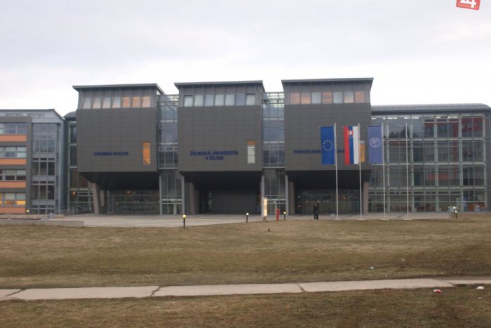 Ilustračný obrázok k článku 61. akademický rok Žilinskej univerzity: Na zimný semester nastúpilo dovedna 11 000 študentov