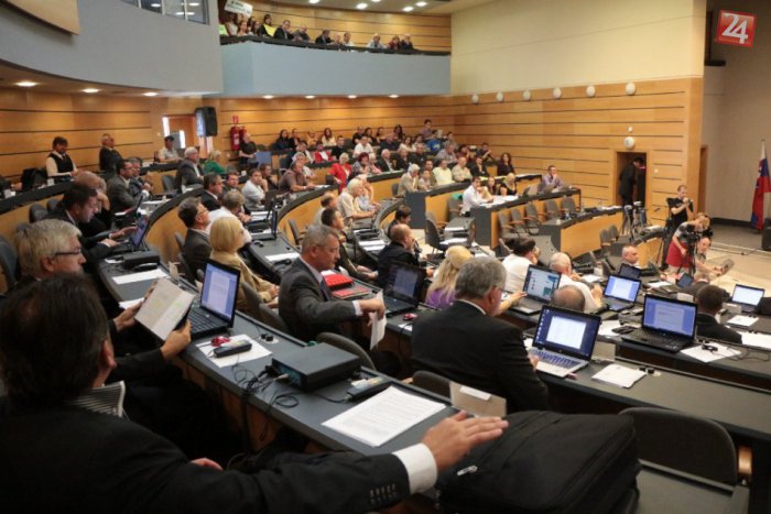 Ilustračný obrázok k článku Banskobystrický samosprávny kraj má 2 nových podpredsedov. Toto sú ich mená