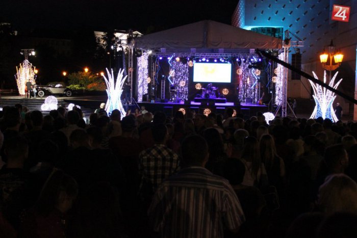 Ilustračný obrázok k článku Keď celebrity pomáhajú... Na Krištáľovej rallye sa vyzbieralo 56 000 €, suma ešte narastie