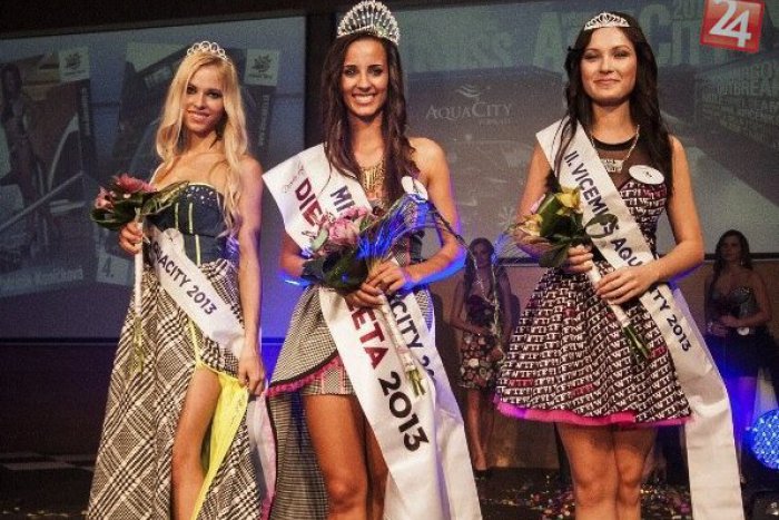 Ilustračný obrázok k článku Ďalší úspešný ročník Miss Aquacity za nami. Krásne dievčatá bojovali aj o titul Dievča leta