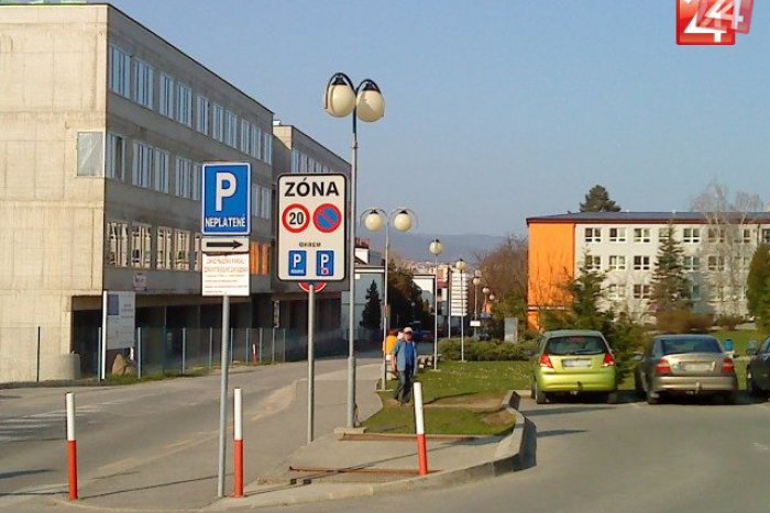 Ilustračný obrázok k článku Zmeny v parkovaní v nitrianskej nemocnici: Platiť začnú už od júla