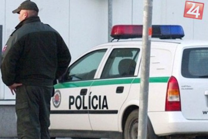 Ilustračný obrázok k článku Tínedžeri potúžení alkoholom? Gumy poprepichovali až jedenástim autám!