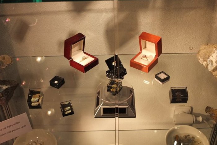 Ilustračný obrázok k článku Impozantné kamene: V Prešove si môžeme pozrieť vzácny opál na vlastné oči