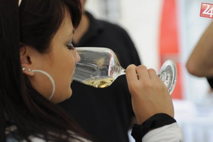 Ilustračný obrázok k článku Veľký úspech vína z Topoľčianok: Zlato aj striebro na top európskej súťaži!