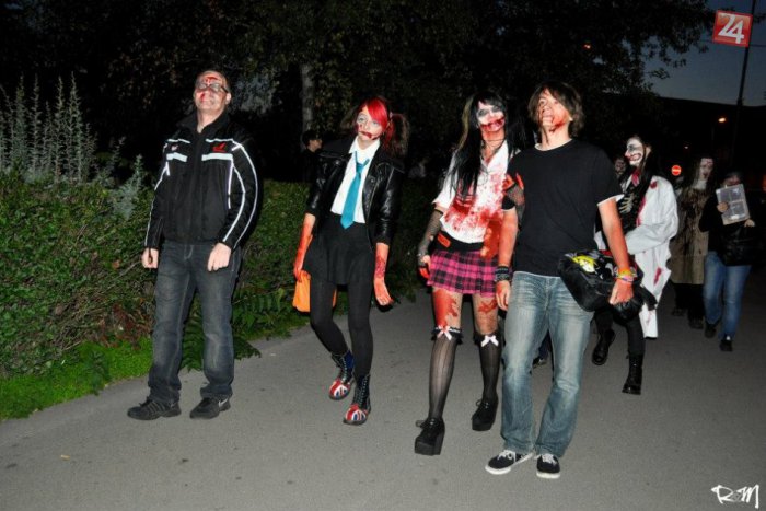 Ilustračný obrázok k článku Zombie walk 2013: Ulicami Nitry prechádzali desiatky nemŕtvych!