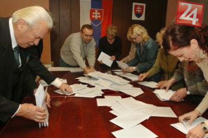 Ilustračný obrázok k článku DEFINITÍVNE: Šéfom VÚC chce byť 10 uchádzačov, kto všetko kandiduje?