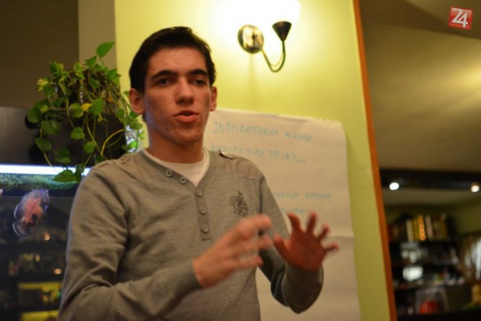 Ilustračný obrázok k článku ROZHOVOR: Ako sa cíti Kornel Kubík v kresle šéfredaktora a aké témy prinesie mesiac október?