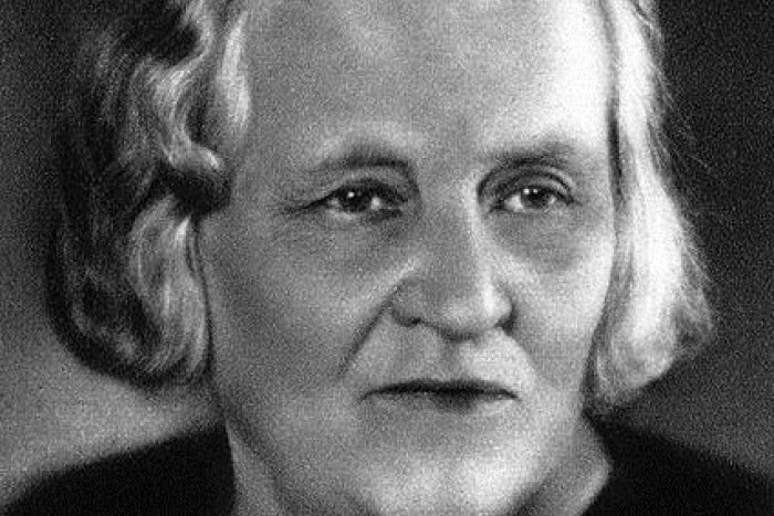 Ilustračný obrázok k článku Timrava sa narodila pred 146 rokmi: Významná spisovateľka je pochovaná na cintoríne v Lučenci