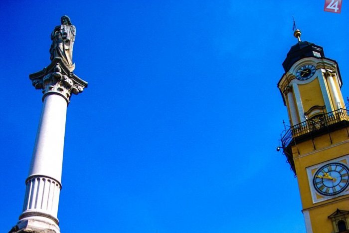 Ilustračný obrázok k článku Plány na atrakciu narazili: So slnečnými hodinami na námestí je problém!