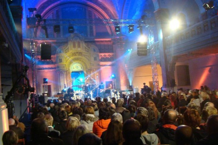 Ilustračný obrázok k článku Stálice nielen slovenskej hudobnej scény na jednom pódiu: Také boli Mosty Gesharim 2013