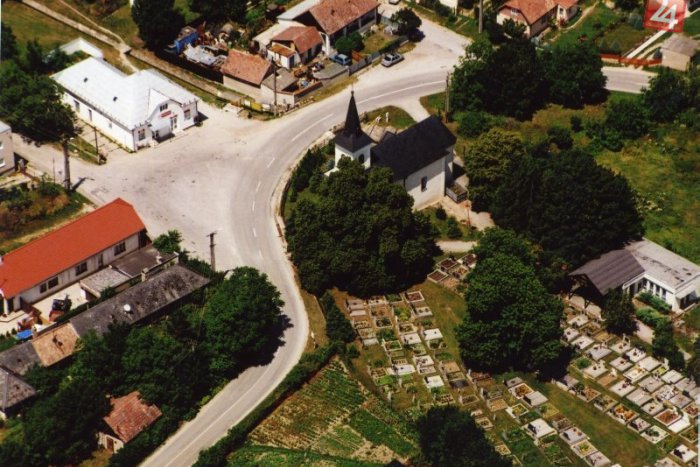 Ilustračný obrázok k článku Pôvodné mená našich dedín vás dostanú: Terra Illmer castri Zolgagyeriensis vyhráva!