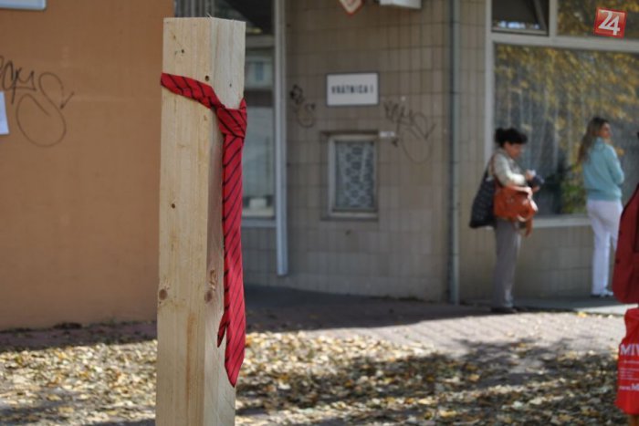 Ilustračný obrázok k článku Kto stojí za hranolmi s kravatami? Na Facebooku sa objavilo video, ktoré to môže objasniť!