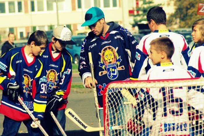 Ilustračný obrázok k článku Super akcia pre deti: Tréning s hokejistami aj korčuľovanie so Zuzkou Haasovou!