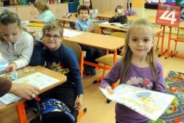 Ilustračný obrázok k článku Poslanci diskutovali o veľkej obnove ZŠ: Vymenia sa okná na všetkých školách?