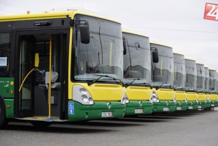 Ilustračný obrázok k článku Menšie dediny prídu o spoje: Obyvatelia chystajú petície