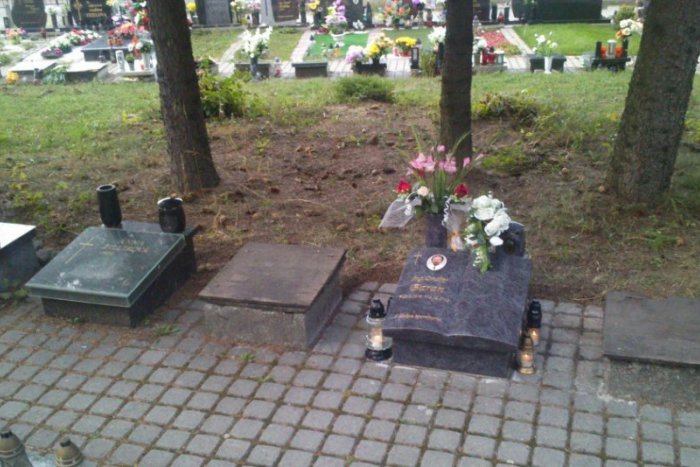 Ilustračný obrázok k článku Prenájom na najväčšom cintoríne vo Zvolene: Urnové miesto vás môže vyjsť až na 116 €