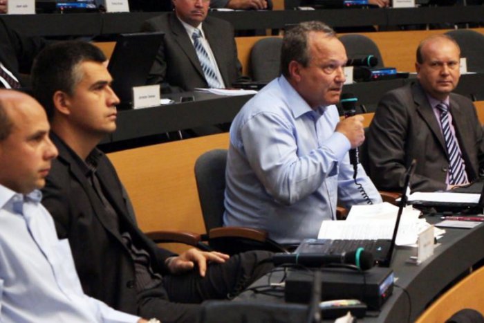 Ilustračný obrázok k článku Rušno v krajskom parlamente: Poslanci nepodporili Kremničanov ani na druhý pokus