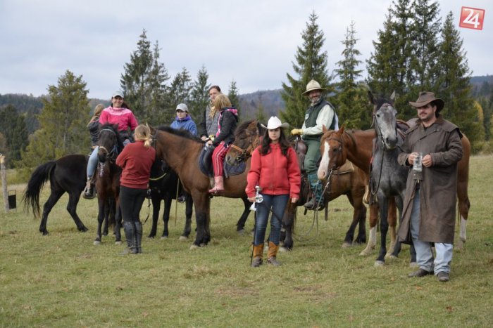 Ilustračný obrázok k článku VIDEO zo Zbojníckej jazdy na Zbojskej: Milovníci koní si prišli na svoje, aha...