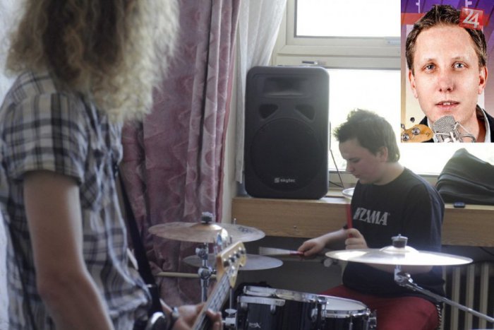 Ilustračný obrázok k článku Bystrický poslanec, čo podal pomocnú ruku kapelám: Skúšobne sú plné, robí sa tam super muzika!