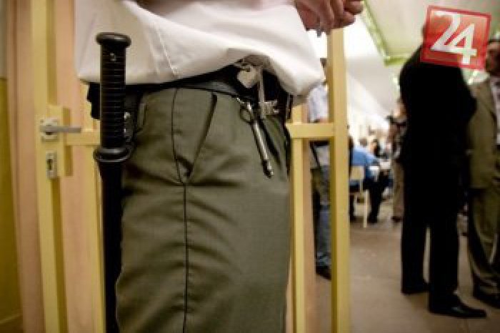 Ilustračný obrázok k článku Zvláštne cvičenie v košickej väznici: Ponižovali dozorcovia odsúdených?!