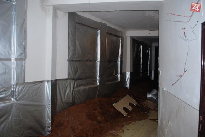 Ilustračný obrázok k článku Veľký zásah policajtov na Šírave: Objavili najväčšie drogové laboratórium v strednej Európe?!